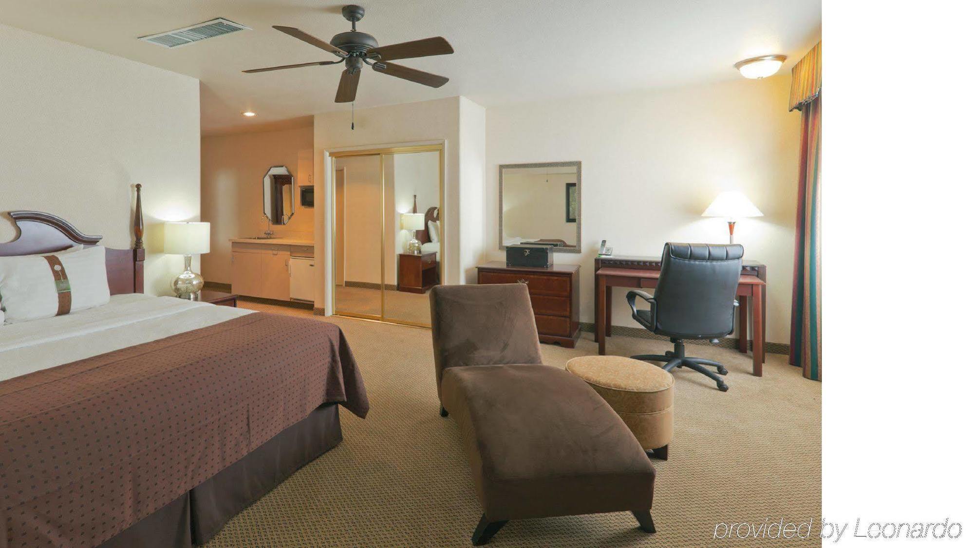 Holiday Inn Selma - Swancourt Екстер'єр фото